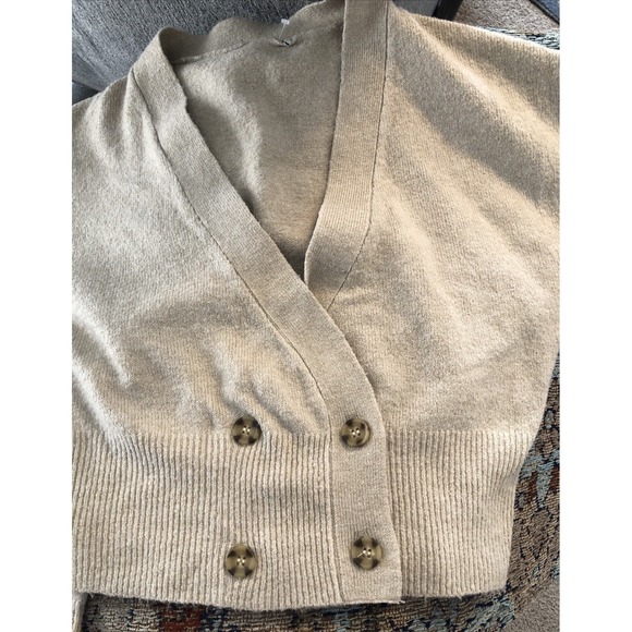 Ladies Medium Knit Cropped Cardigan Sweater L/S Beige Button To The Max Winter - Picture 3 of 14